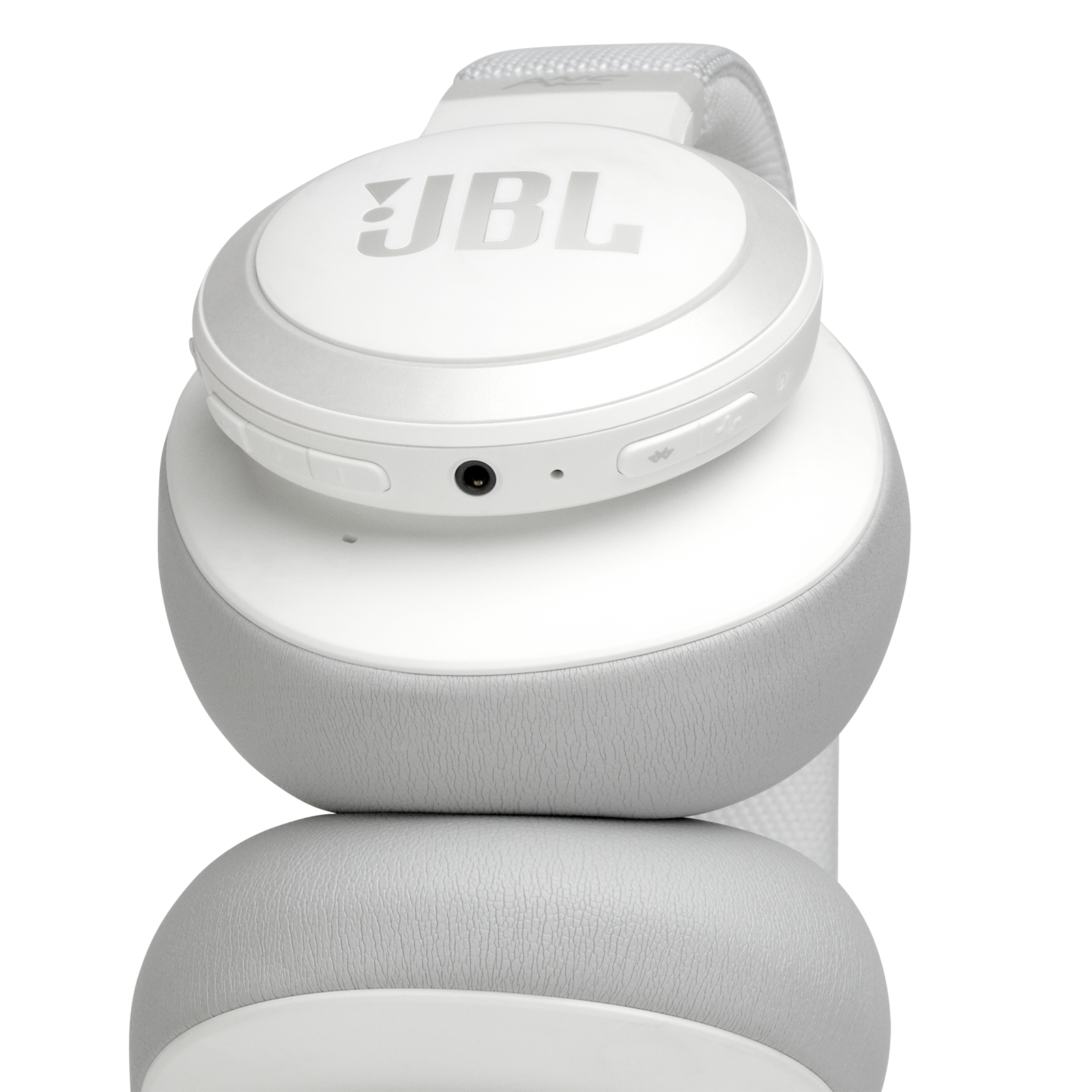 JBL LIVE 650BTNC Wireless OverEar NoiseCancelling Headphones